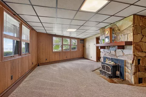 Living - 1916 Ackerson Lake Rd, Jackson, MI 49201 photo 2 of 4