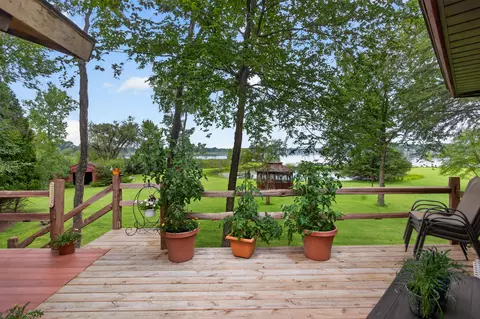 Exterior - 1916 Ackerson Lake Rd, Jackson, MI 49201 photo 12 of 28