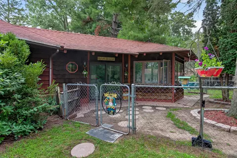 Exterior - 1916 Ackerson Lake Rd, Jackson, MI 49201 photo 15 of 28