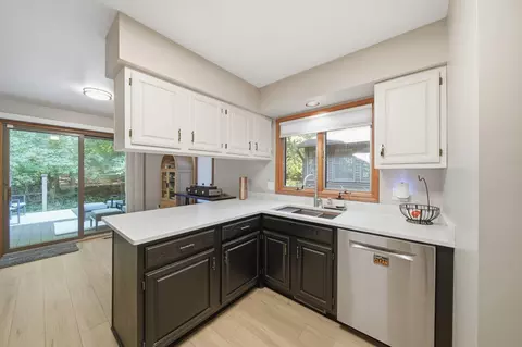Kitchen - 1852 Wedgefield, Jackson, MI 49201 photo 3 of 4