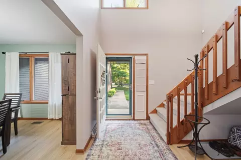 Entry Way - 1852 Wedgefield, Jackson, MI 49201 photo 1 of 1