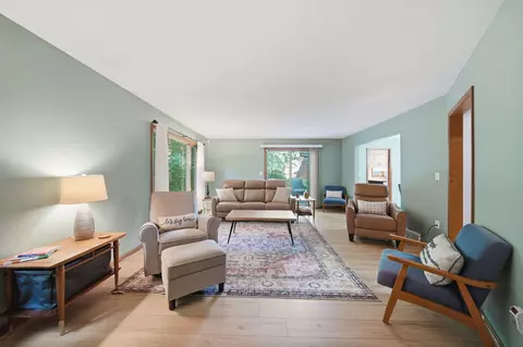 Living - 1852 Wedgefield, Jackson, MI 49201 photo 2 of 2