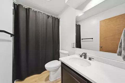 Bath - 1852 Wedgefield, Jackson, MI 49201 photo 3 of 3