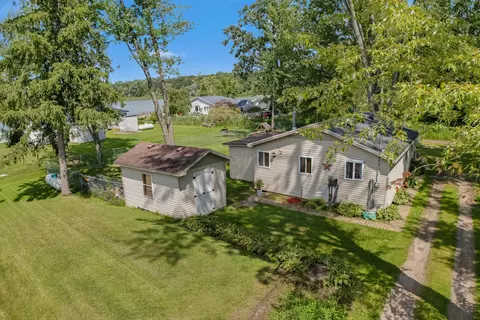 Exterior - 5343 Beverly Dr, Reading, MI 49274 photo 3 of 12