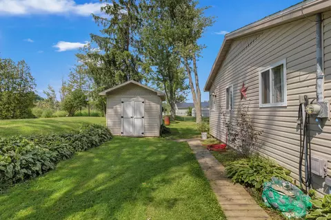 Exterior - 5343 Beverly Dr, Reading, MI 49274 photo 5 of 12