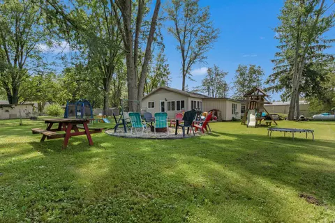 Exterior - 5343 Beverly Dr, Reading, MI 49274 photo 7 of 12