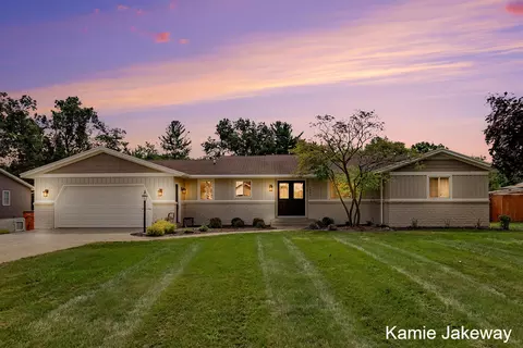 8835 Hebert Dr, Greenville, MI 48838