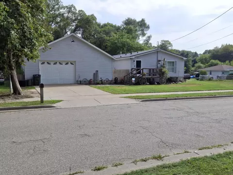 931 W Barney Ave, Muskegon, MI 49441