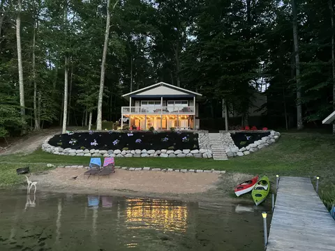 6318 E Interlochen Rd, Fountain, MI 49410