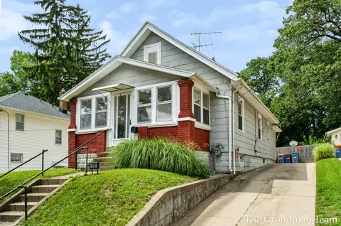 513 Spring Ave NE, Grand Rapids, MI 49503