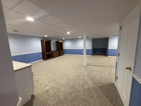 Living - 1318 Catsyl Rd, Jackson, MI 49203 photo 2 of 2