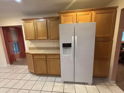 Kitchen - 1318 Catsyl Rd, Jackson, MI 49203 photo 3 of 3