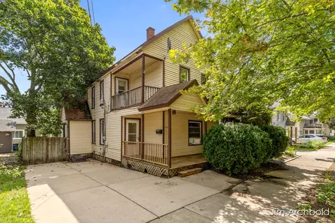 816 Jennette Ave NW, Grand Rapids, MI 49504