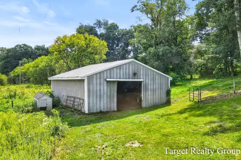 Exterior - 5516 Bartonville Rd, Belding, MI 48809 photo 6 of 6