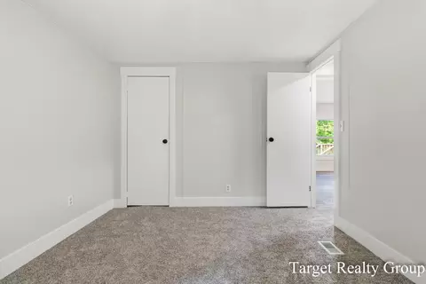 Bedroom - 5516 Bartonville Rd, Belding, MI 48809 photo 4 of 4