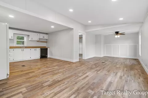 Living - 5516 Bartonville Rd, Belding, MI 48809 photo 2 of 4