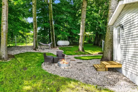 Exterior - 5516 Bartonville Rd, Belding, MI 48809 photo 3 of 6