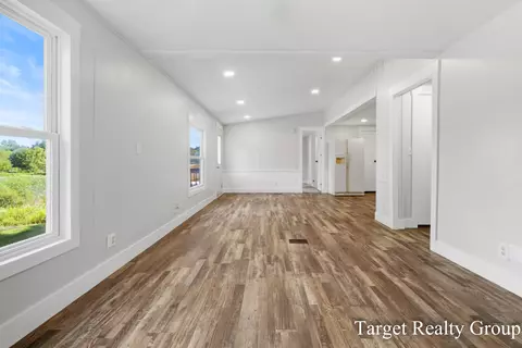 Living - 5516 Bartonville Rd, Belding, MI 48809 photo 3 of 4