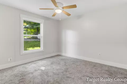 Bedroom - 5516 Bartonville Rd, Belding, MI 48809 photo 3 of 4