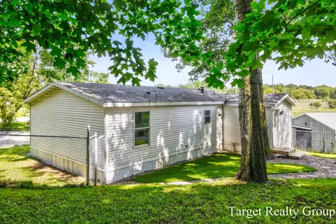 Exterior - 5516 Bartonville Rd, Belding, MI 48809 photo 1 of 6