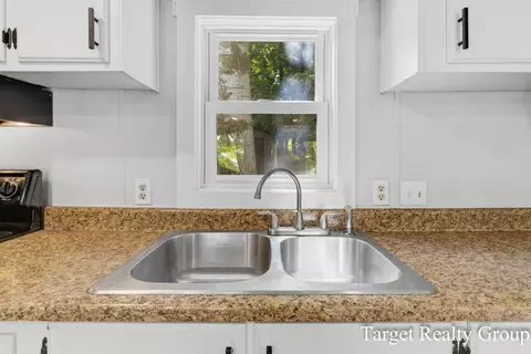 Kitchen - 5516 Bartonville Rd, Belding, MI 48809 photo 1 of 2