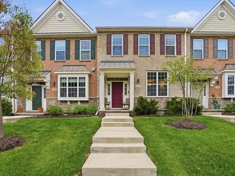 2768 Ashcombe Dr, Ann Arbor, MI 48105