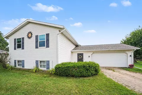 2074 101st Ave, Otsego, MI 49078