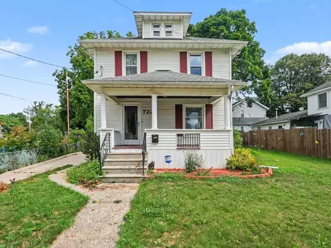 Exterior - 722 Webb St, Jackson, MI 49202 photo 1 of 6