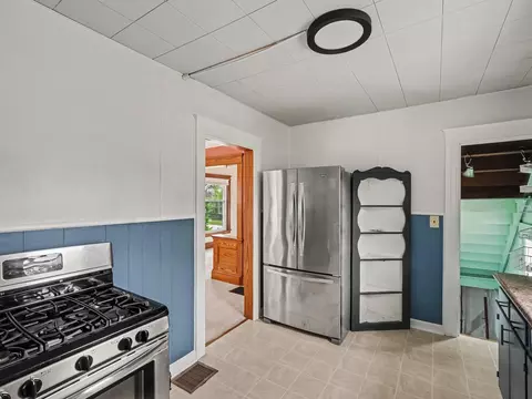 Kitchen - 722 Webb St, Jackson, MI 49202 photo 2 of 2
