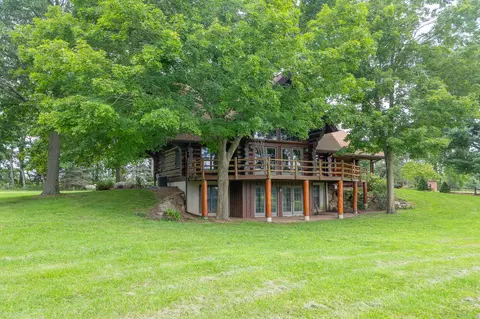 Exterior - 12680 Day Rd, Hudson, MI 49247 photo 2 of 11