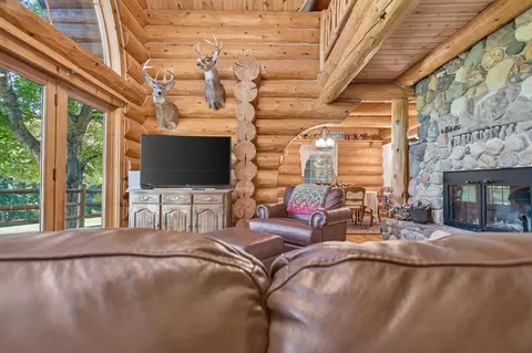 Living - 12680 Day Rd, Hudson, MI 49247 photo 4 of 4