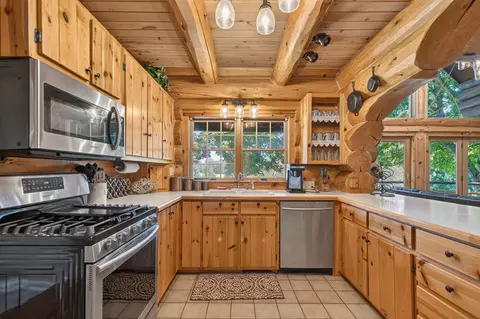 Kitchen - 12680 Day Rd, Hudson, MI 49247 photo 2 of 4