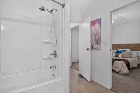 Bath - 9440 Stetler Dr, Jackson, MI 49201 photo 3 of 3