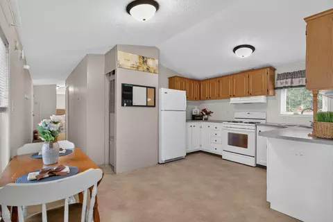 Kitchen - 9440 Stetler Dr, Jackson, MI 49201 photo 1 of 3