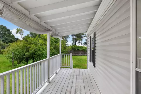 Exterior - 9440 Stetler Dr, Jackson, MI 49201 photo 6 of 10