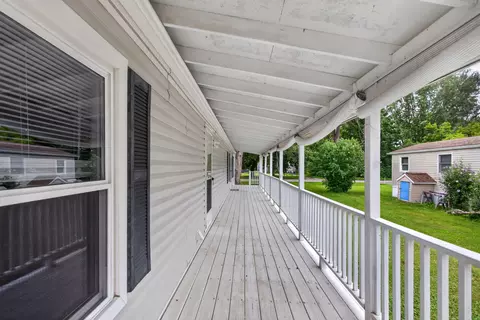 Exterior - 9440 Stetler Dr, Jackson, MI 49201 photo 4 of 10
