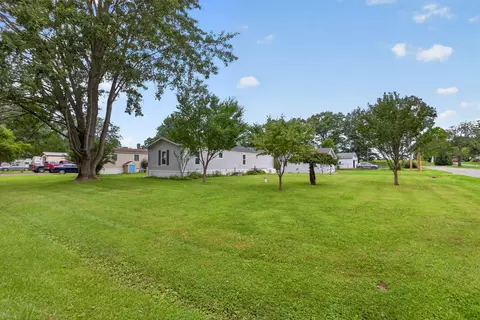 Exterior - 9440 Stetler Dr, Jackson, MI 49201 photo 1 of 10