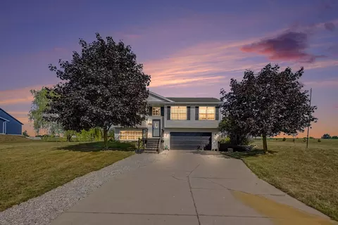 5192 Lilac Ln, Fremont, MI 49412