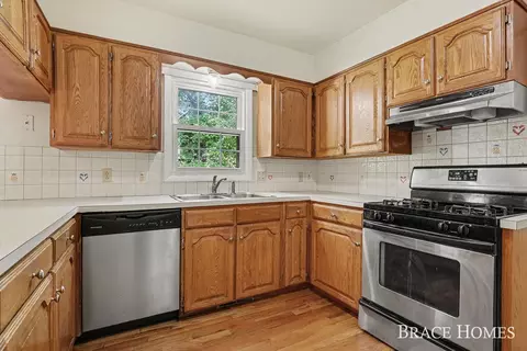 6197 Dunbarton St SE, Ada, MI 49301 photo 8