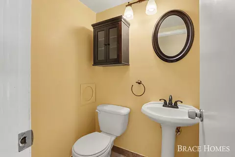 6197 Dunbarton St SE, Ada, MI 49301 photo 3