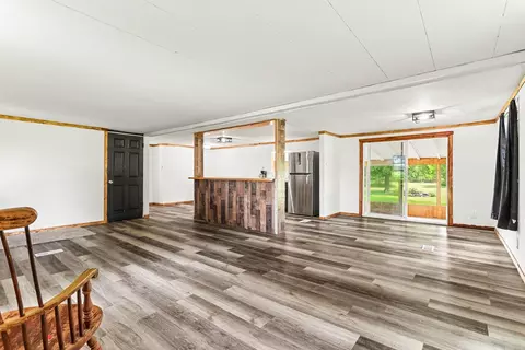 Living - 953 Weaver Rd, Bronson, MI 49028 photo 3 of 4