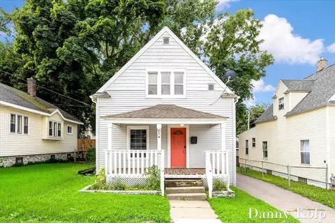 18 Ann St NW, Grand Rapids, MI 49505