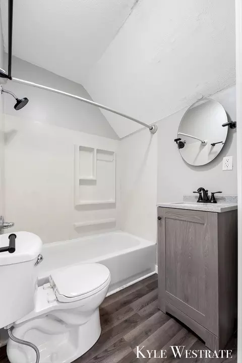Bath - 315 N Bridge St, Belding, MI 48809 photo 4 of 4
