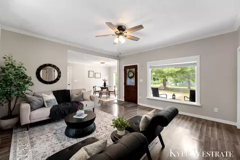 Living - 315 N Bridge St, Belding, MI 48809 photo 1 of 2
