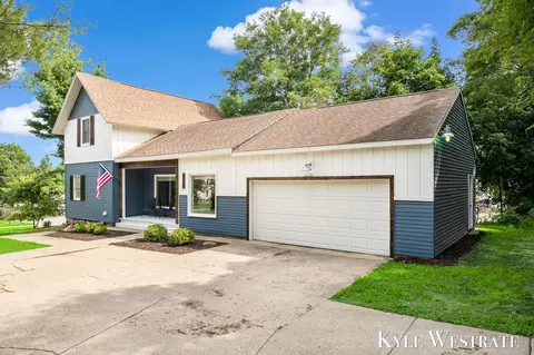 Exterior - 315 N Bridge St, Belding, MI 48809 photo 3 of 9