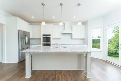 Kitchen - 3 Peninsula Dr, Jackson, MI 49201 photo 2 of 3