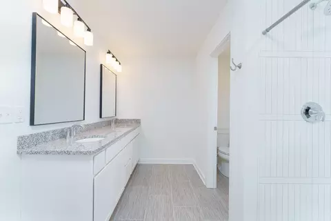 Bath - 3 Peninsula Dr, Jackson, MI 49201 photo 3 of 6
