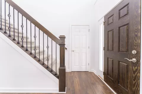 Entry Way - 3 Peninsula Dr, Jackson, MI 49201 photo 1 of 13