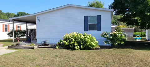 7309 White Swan Ln, Ludington, MI 49431