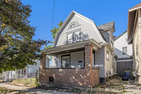 737 Dolbee Ave SE, Grand Rapids, MI 49506